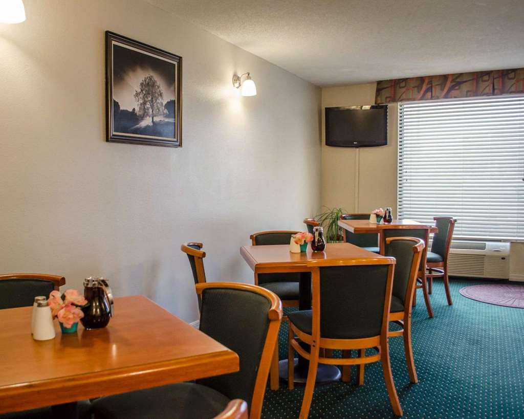 Quality Inn Near Manatee Springs State Park Chiefland Restaurant bilde